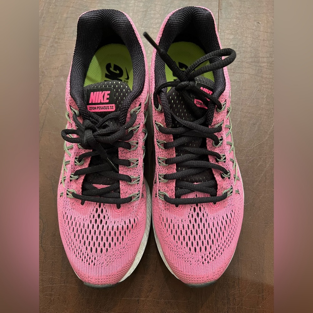 Nike Zoom Pegasus 32 women’s size 9